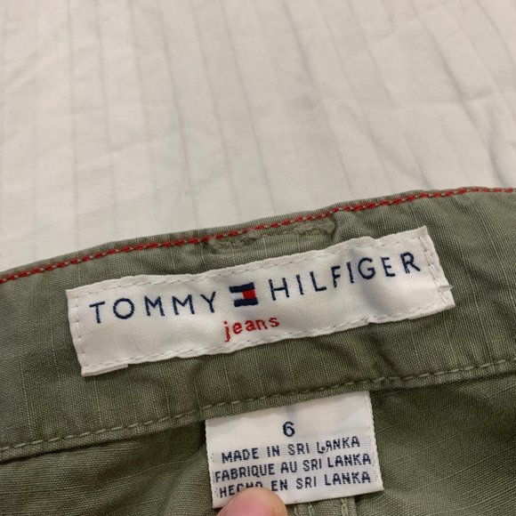 ๐๐๐ TOMMY HILFIGER WOMENS CARGO COTTON CAPRIS PANTS SIZE 6 ๐๐๐ - Picture 2 of 4
